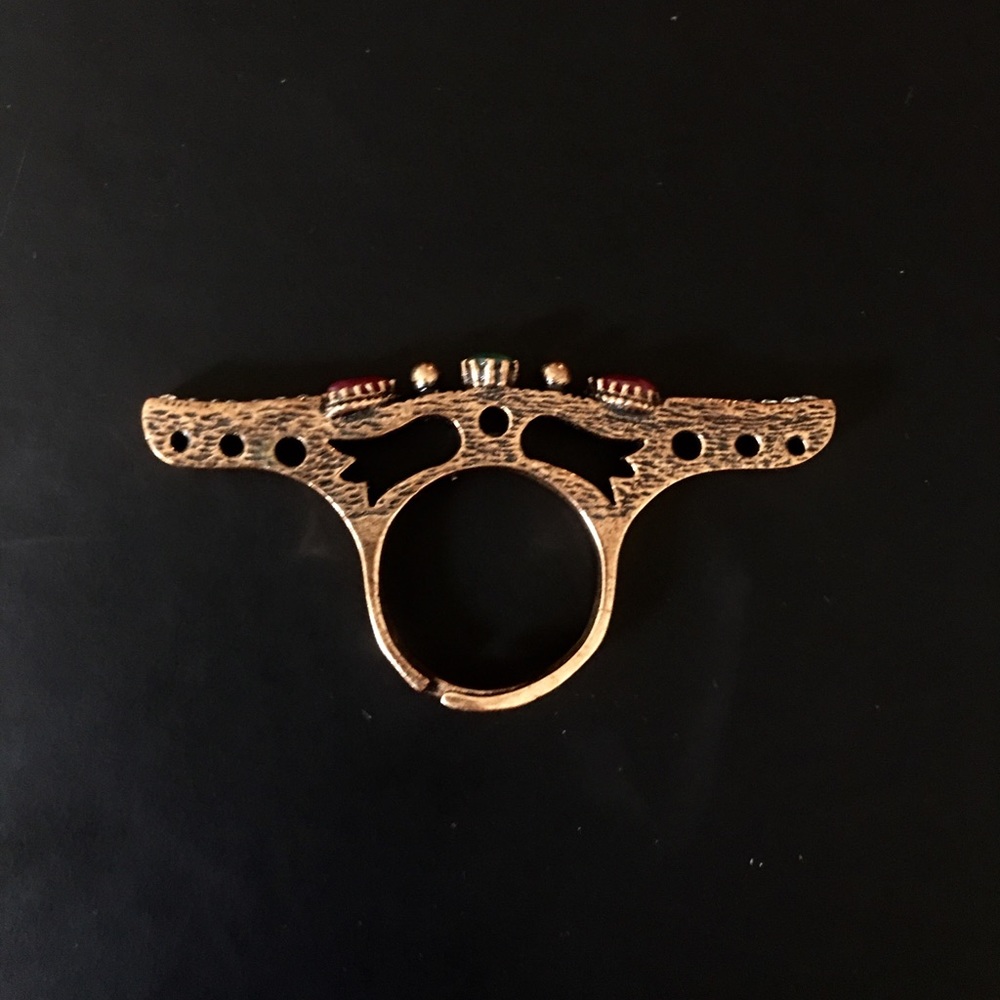 Ring unbranded size 7 with natural garnet